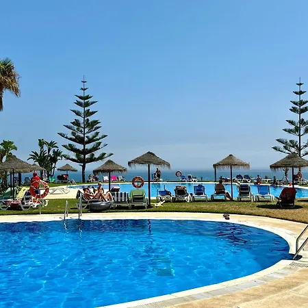 Apartment Con Vistas Al Mar Y Piscina En *