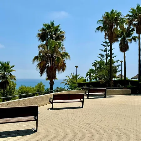 Apartment Con Vistas Al Mar Y Piscina En *