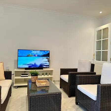 Con Vistas Al Mar Y Piscina En Apartamento *
